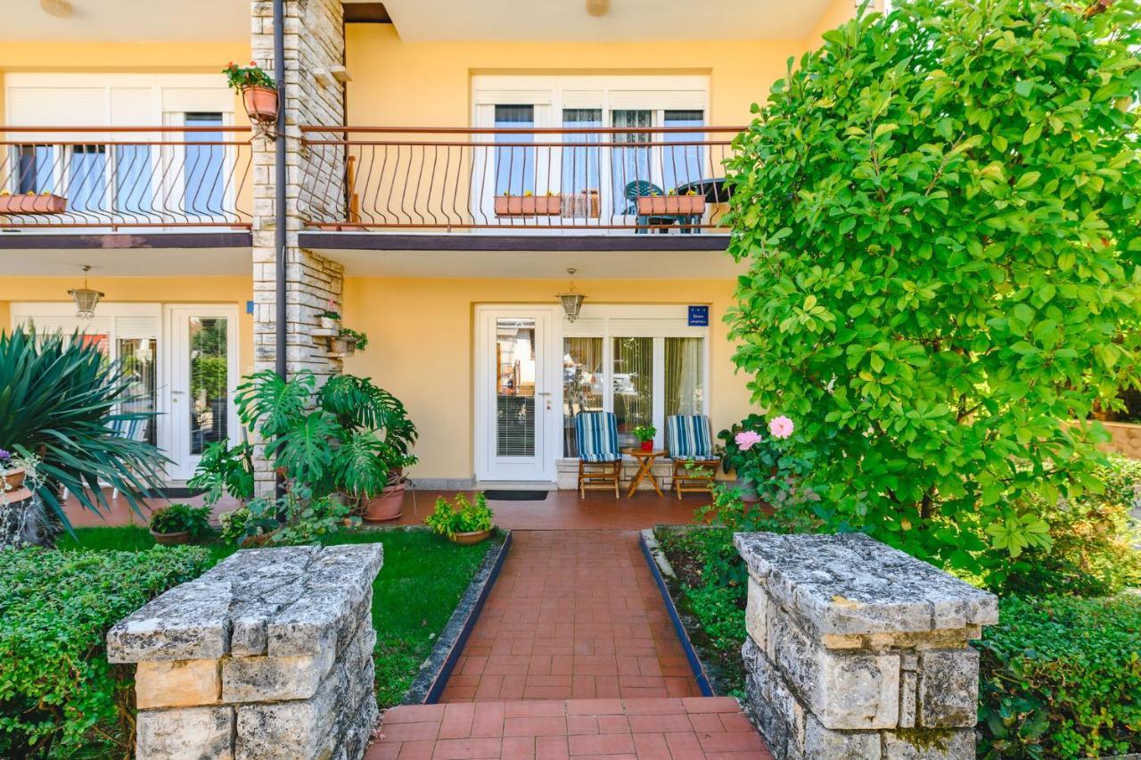 Apartments Kovacic-Punta 乌马格 外观 照片