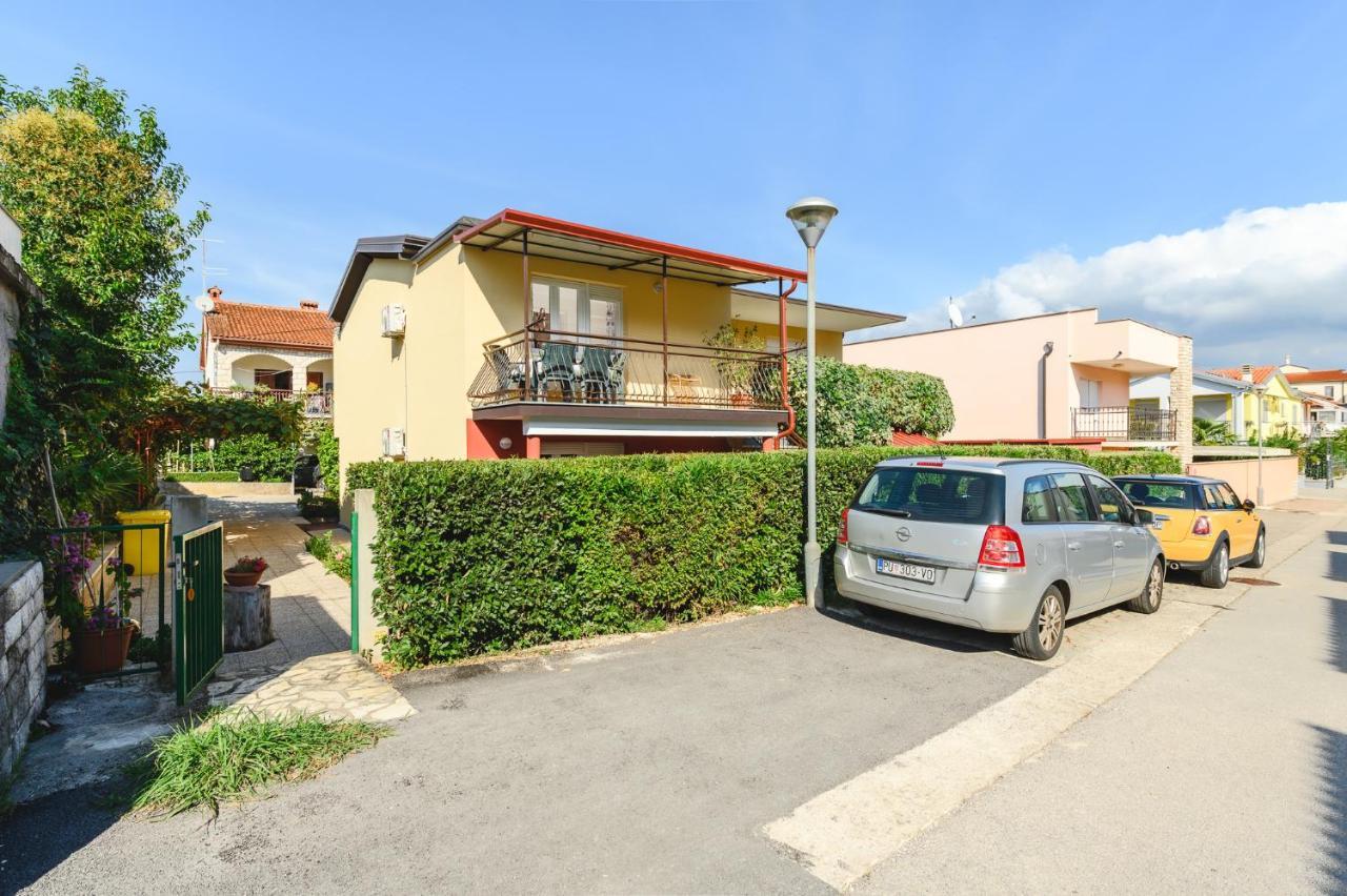 Apartments Kovacic-Punta 乌马格 外观 照片