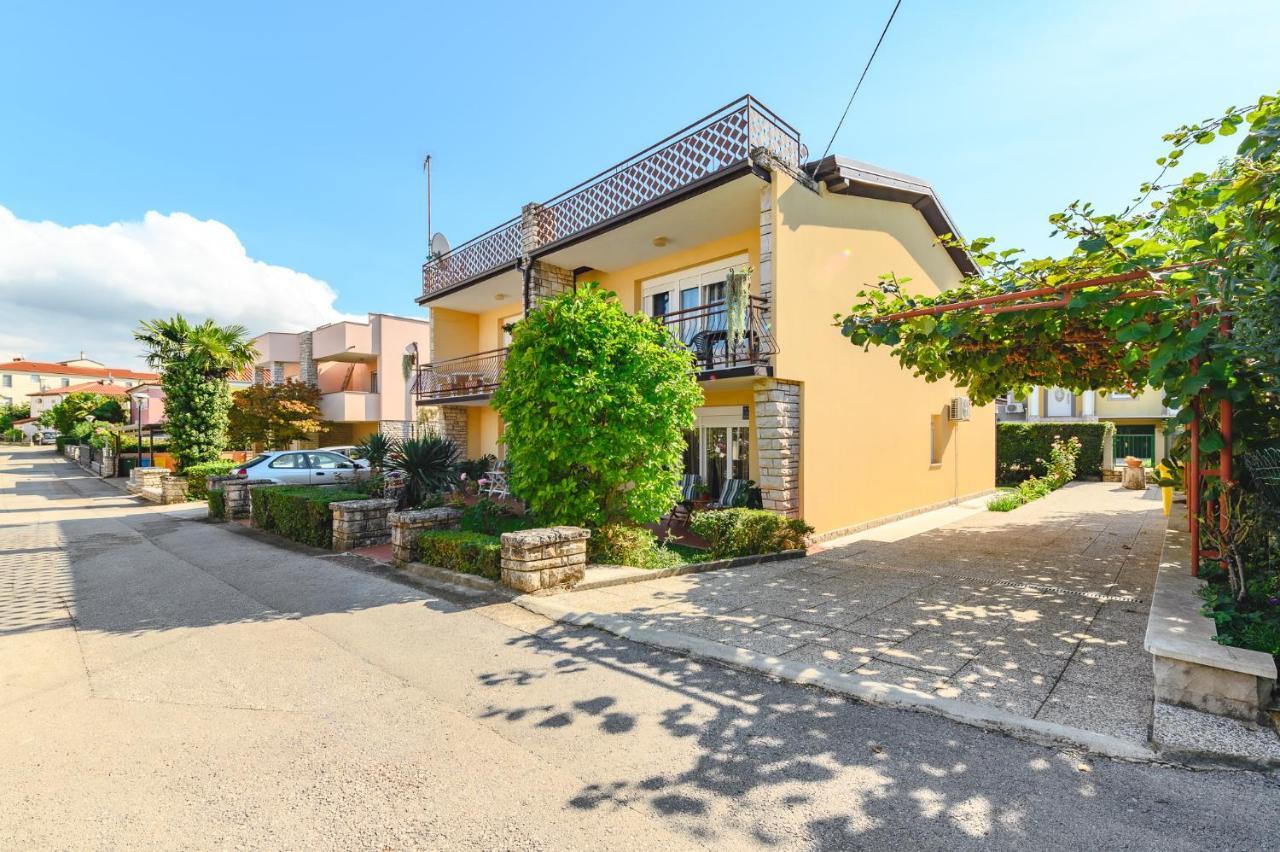Apartments Kovacic-Punta 乌马格 外观 照片